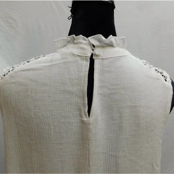 Elegant White Maxi Dress - Picture 5 of 6